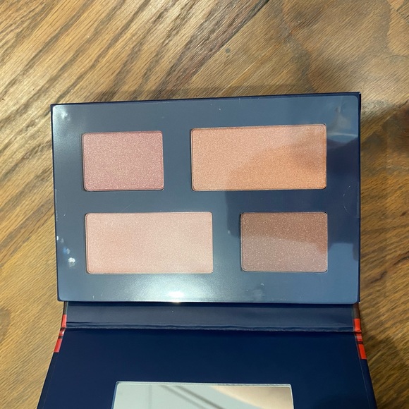 Avon Beauty Collection, eyeshadow and blush palettes - Picture 2 of 4